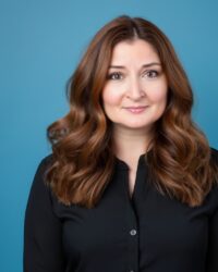 Kristin Ayyar, author of Countdown 'til Daddy Comes Home and Countdown 'til Mommy Comes Home (in English and Spanish), published by Elva Resa Publishing, distributed by Military Family Books